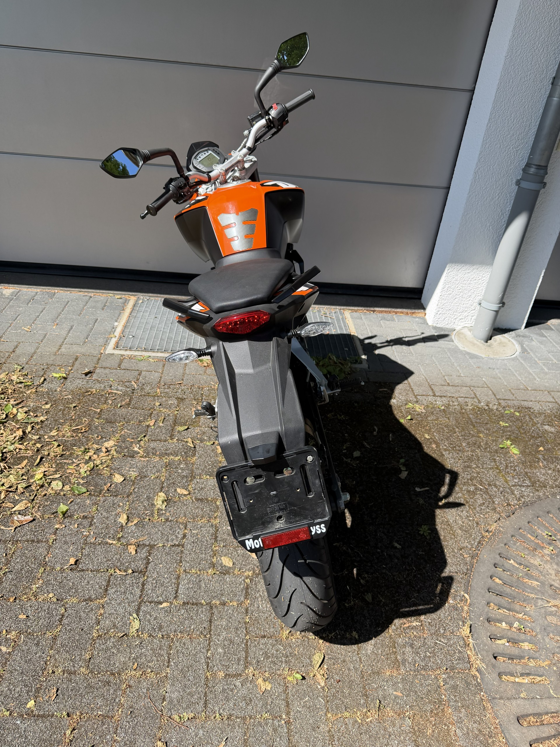 KTM 125 Duke-image-2