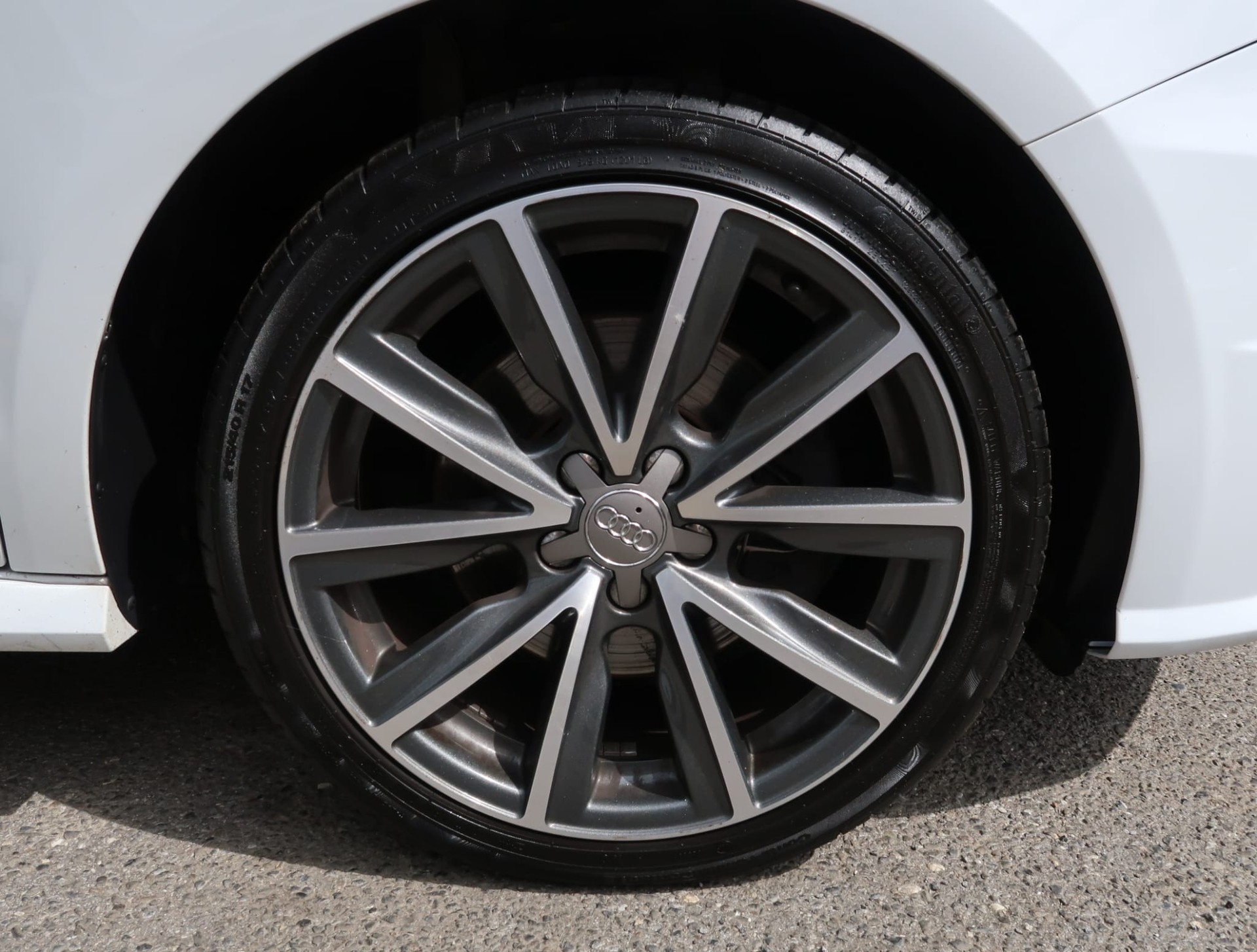 AUDI A1 Sportback 1.4 TFSI Sport S-tronic-image-28