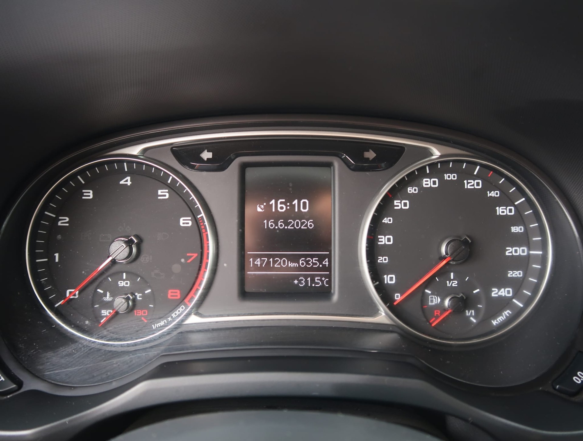 AUDI A1 Sportback 1.4 TFSI Sport S-tronic-image-17