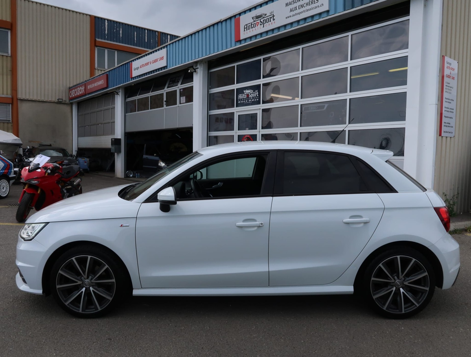 AUDI A1 Sportback 1.4 TFSI Sport S-tronic-image-3