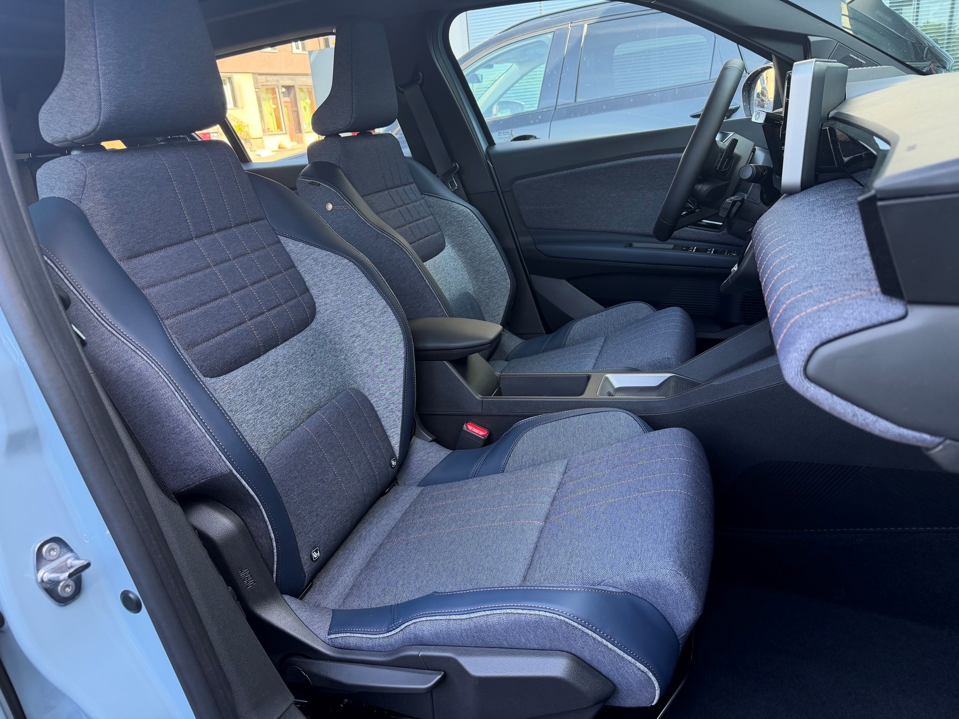 RENAULT R4 E-Tech Comfort Range 52 Plein Sud kWh Techno-image-11