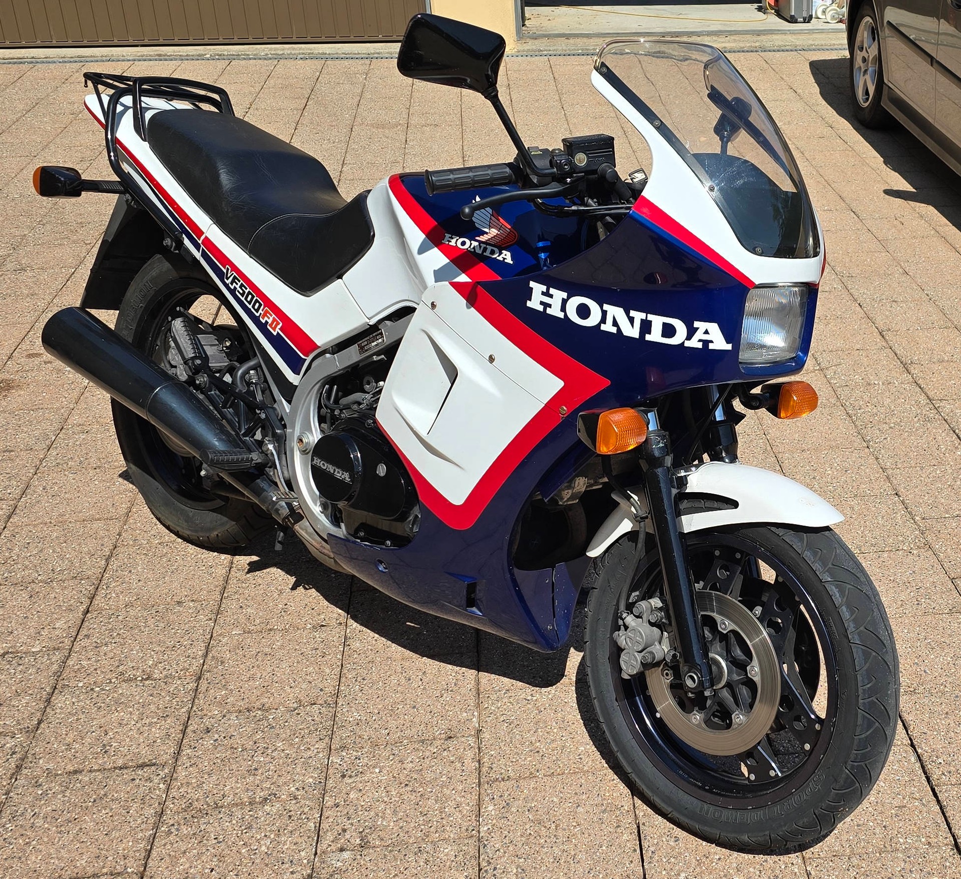 HONDA VF 500 F2-image-0