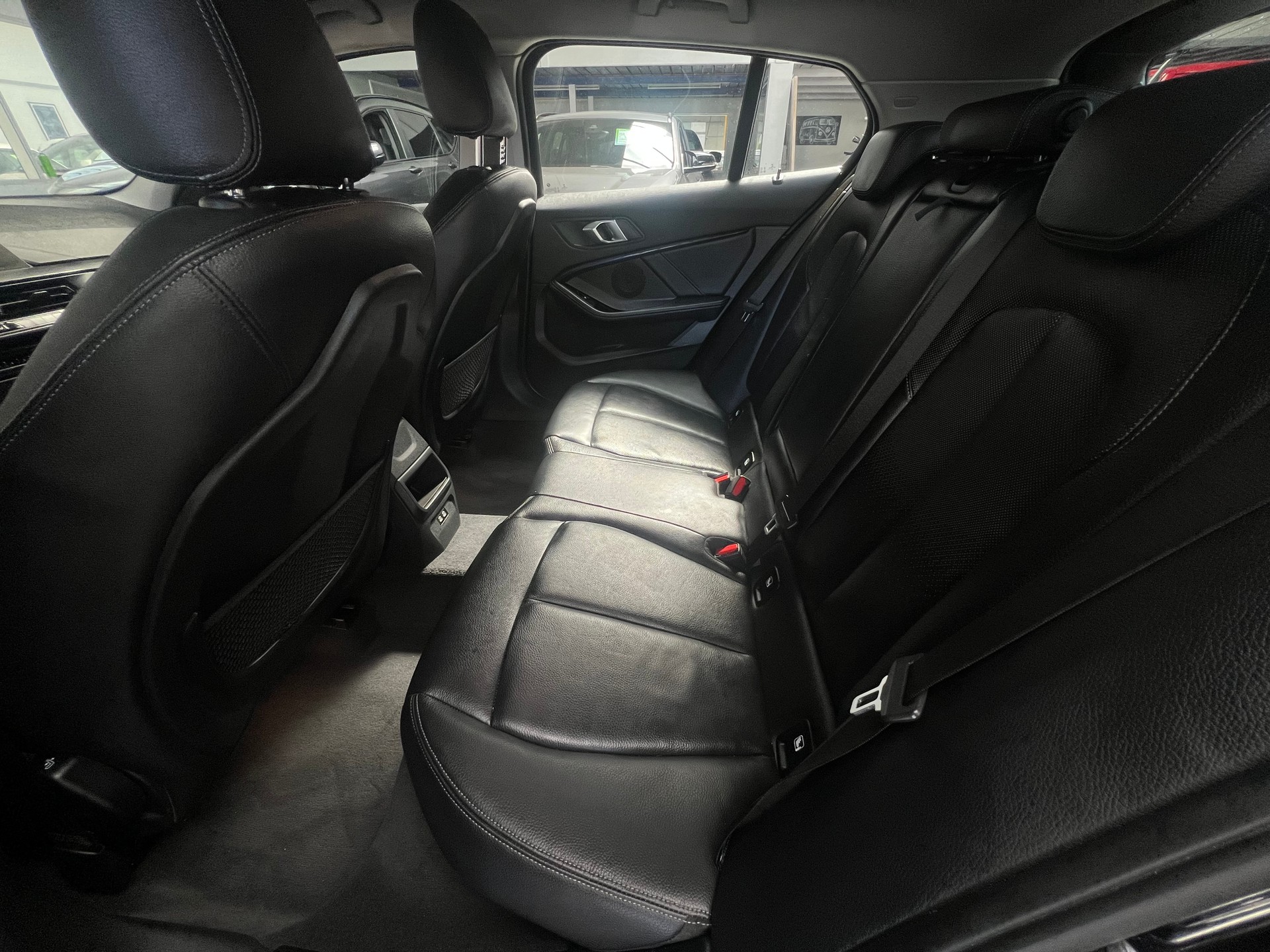 BMW 120d xDrive Steptronic Luxury Line-image-10