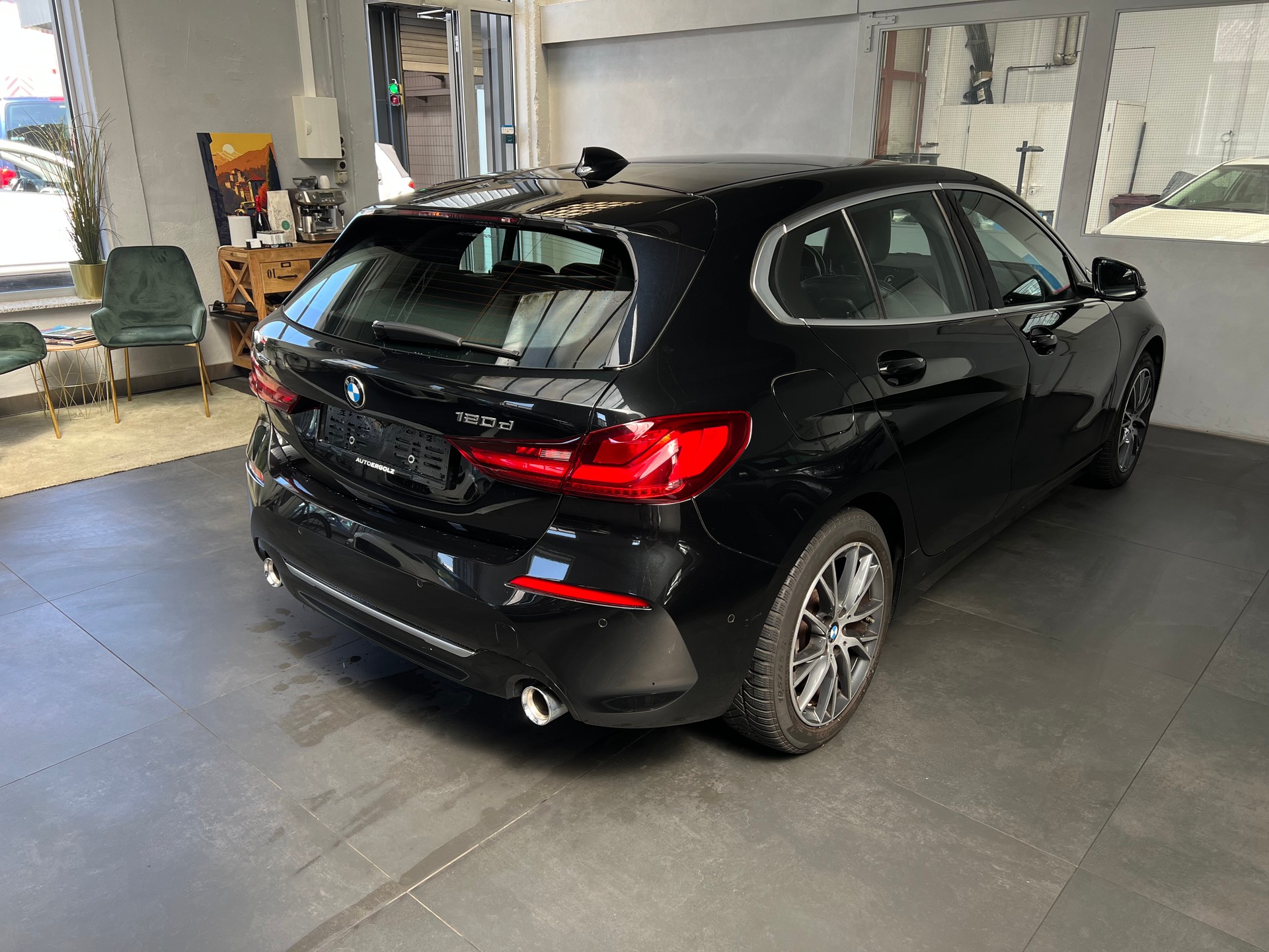BMW 120d xDrive Steptronic Luxury Line-image-3