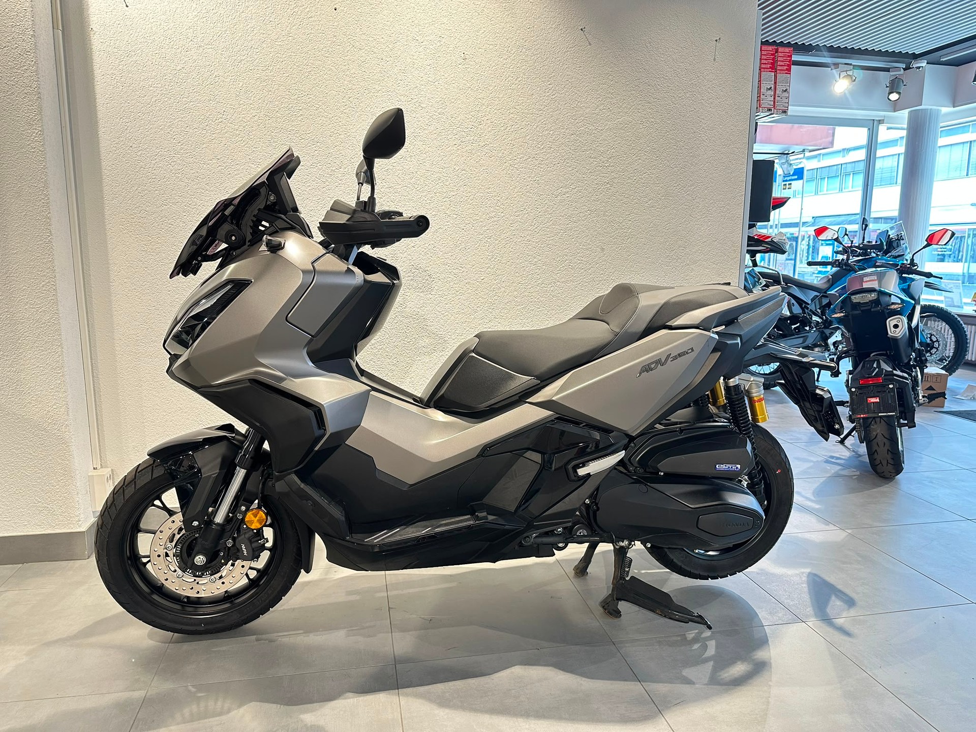 HONDA ADV 350 ABS | Occasion | nur 3’360 km | Top Zustand-image-4