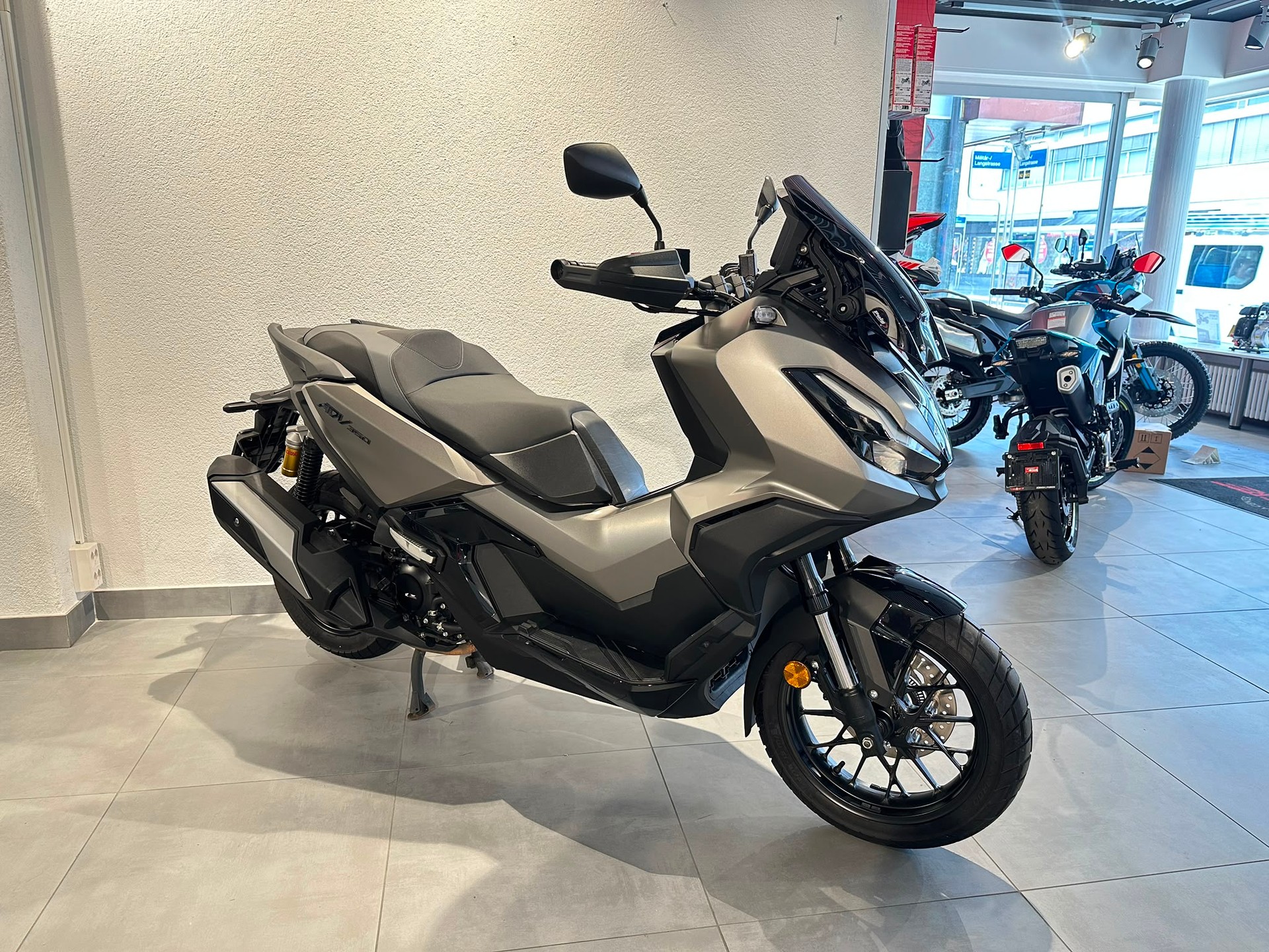 HONDA ADV 350 ABS | Occasion | nur 3’360 km | Top Zustand-image-1