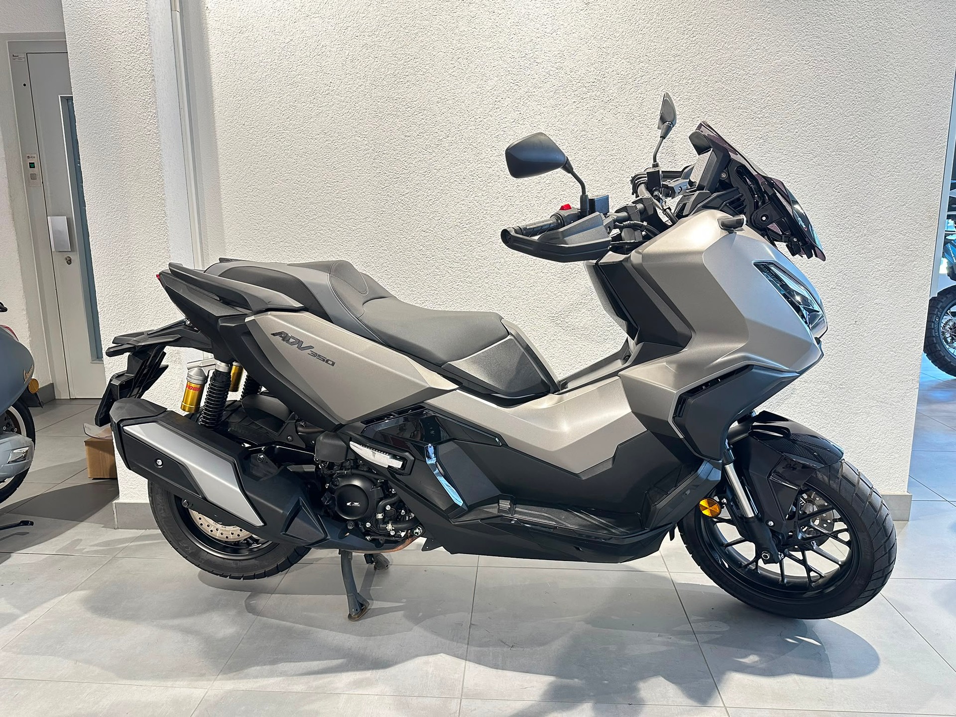 HONDA ADV 350 ABS | Occasion | nur 3’360 km | Top Zustand-image-11