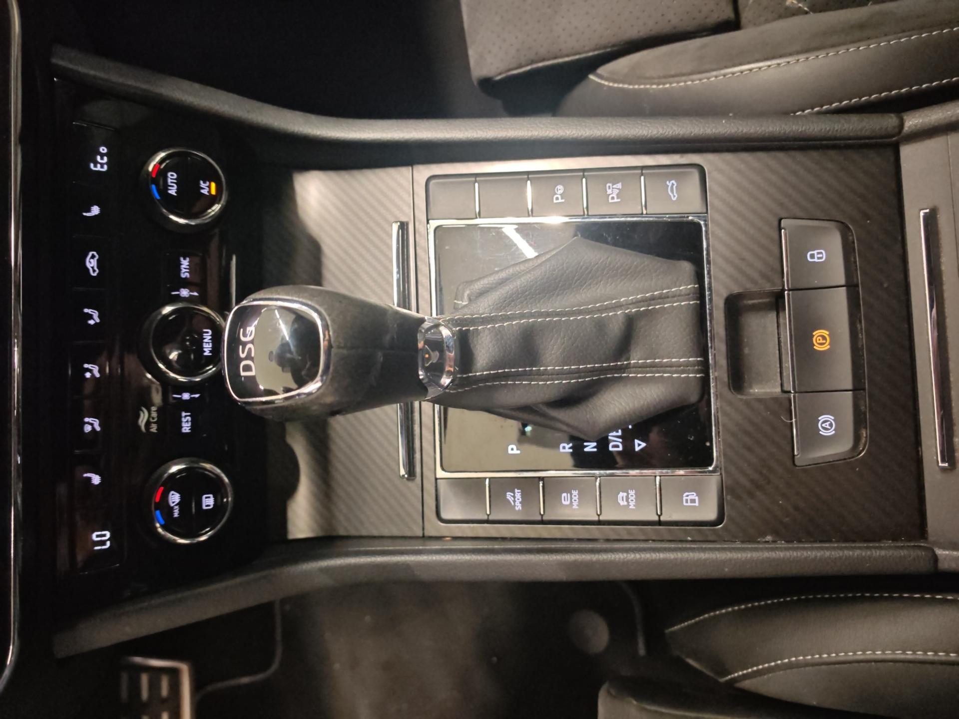 SKODA Superb 1.4 TSI Sport Line PHEV DSG-image-18