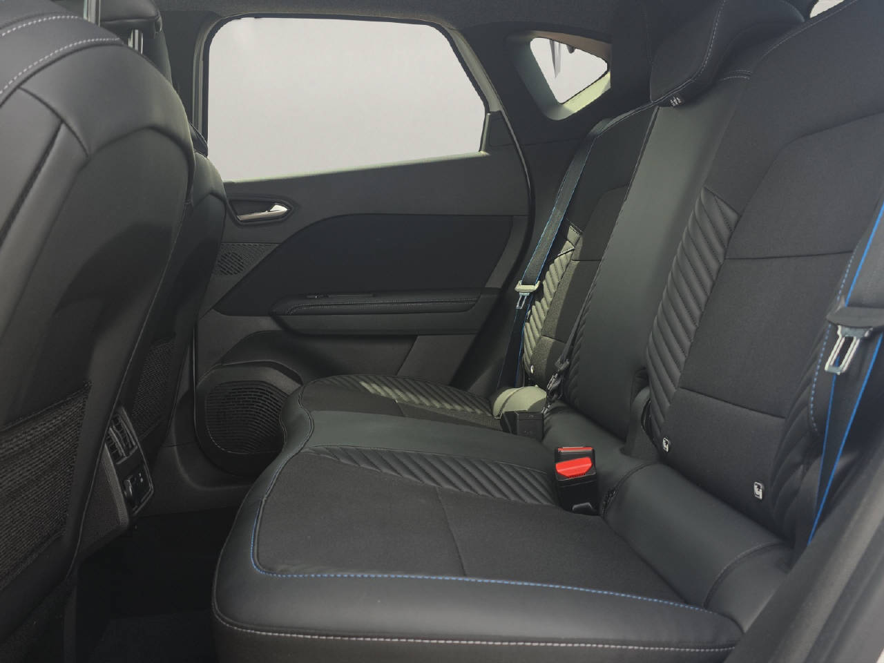 RENAULT Captur 1.3 TCe 160 esprit Alpine-image-9