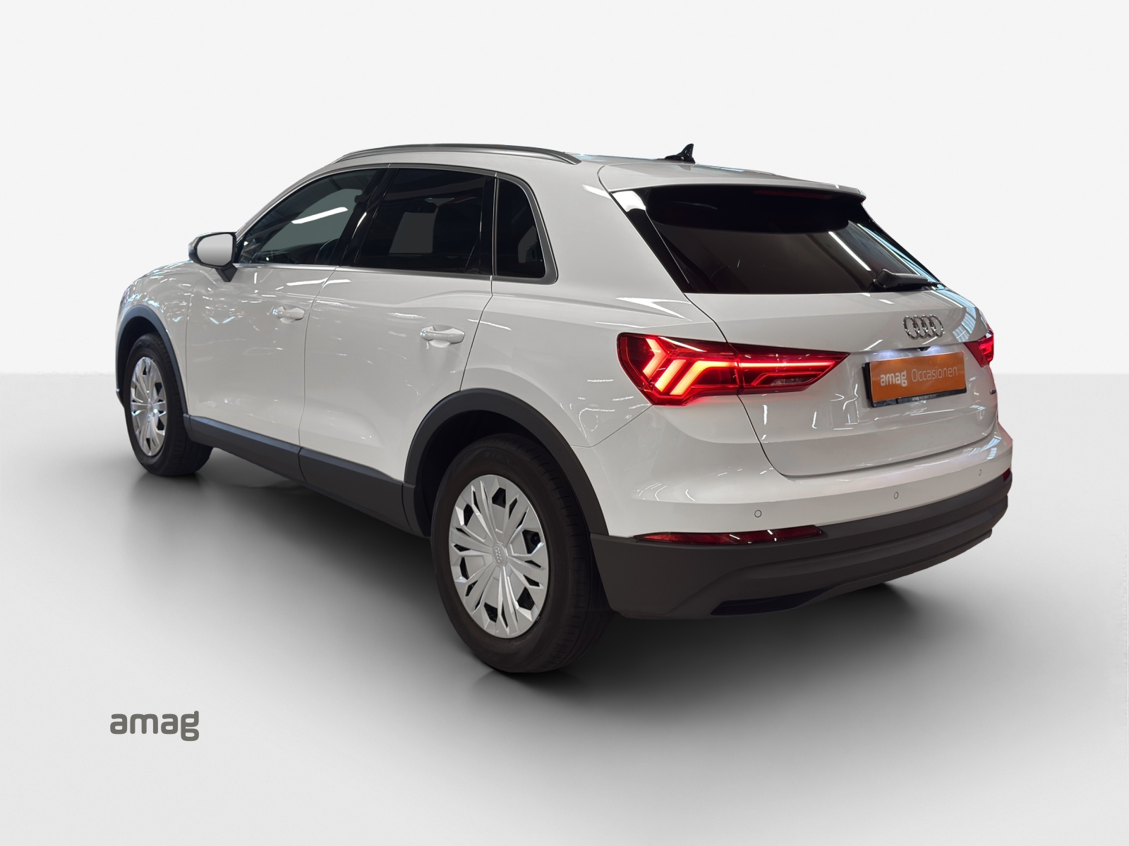 AUDI Q3 40 TFSI S line quattro S-tronic-showroom-element-2