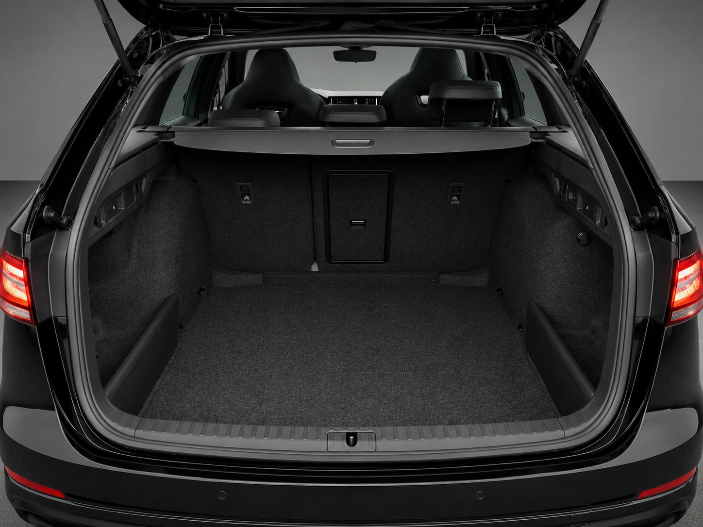 SKODA Octavia Combi 2.0 TSI DSG Sport Line 4x4-image-11