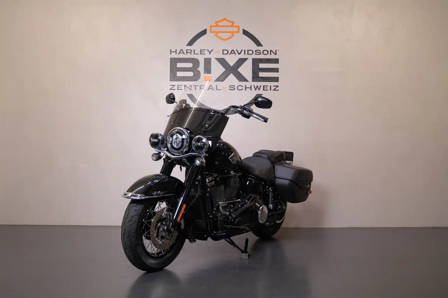 HARLEY-DAVIDSON FLHC Heritage Classic 117ci-image-1