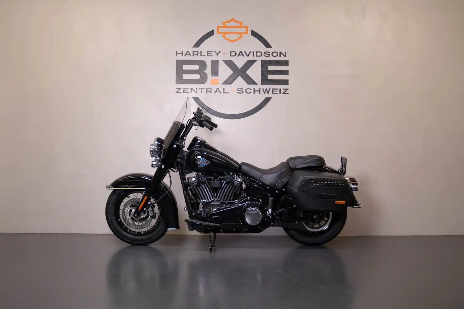HARLEY-DAVIDSON FLHC Heritage Classic 117ci-image-2