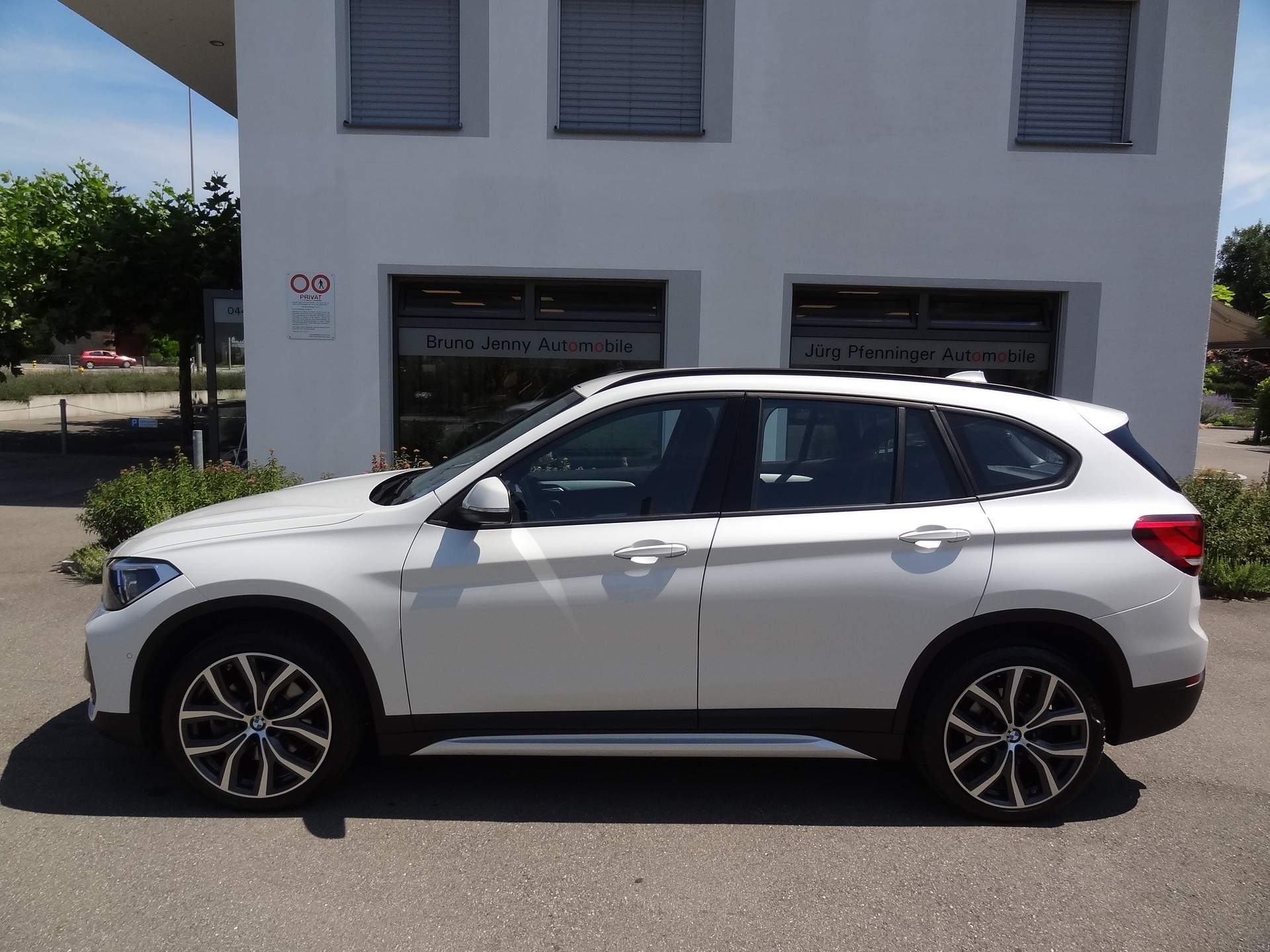BMW X1 xDrive 20d Sport Line Steptronic-showroom-element-1
