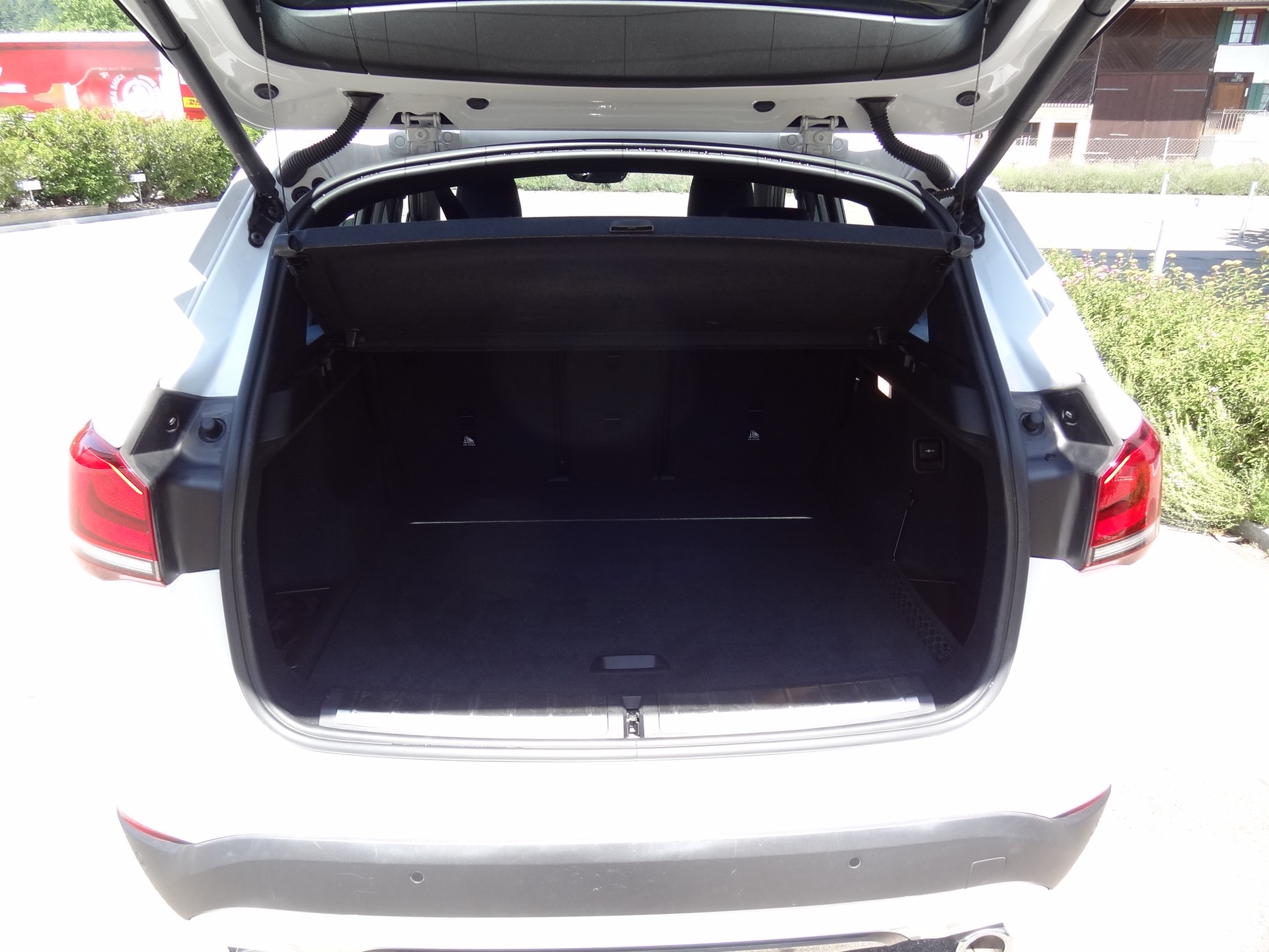 BMW X1 xDrive 20d Sport Line Steptronic-image-12