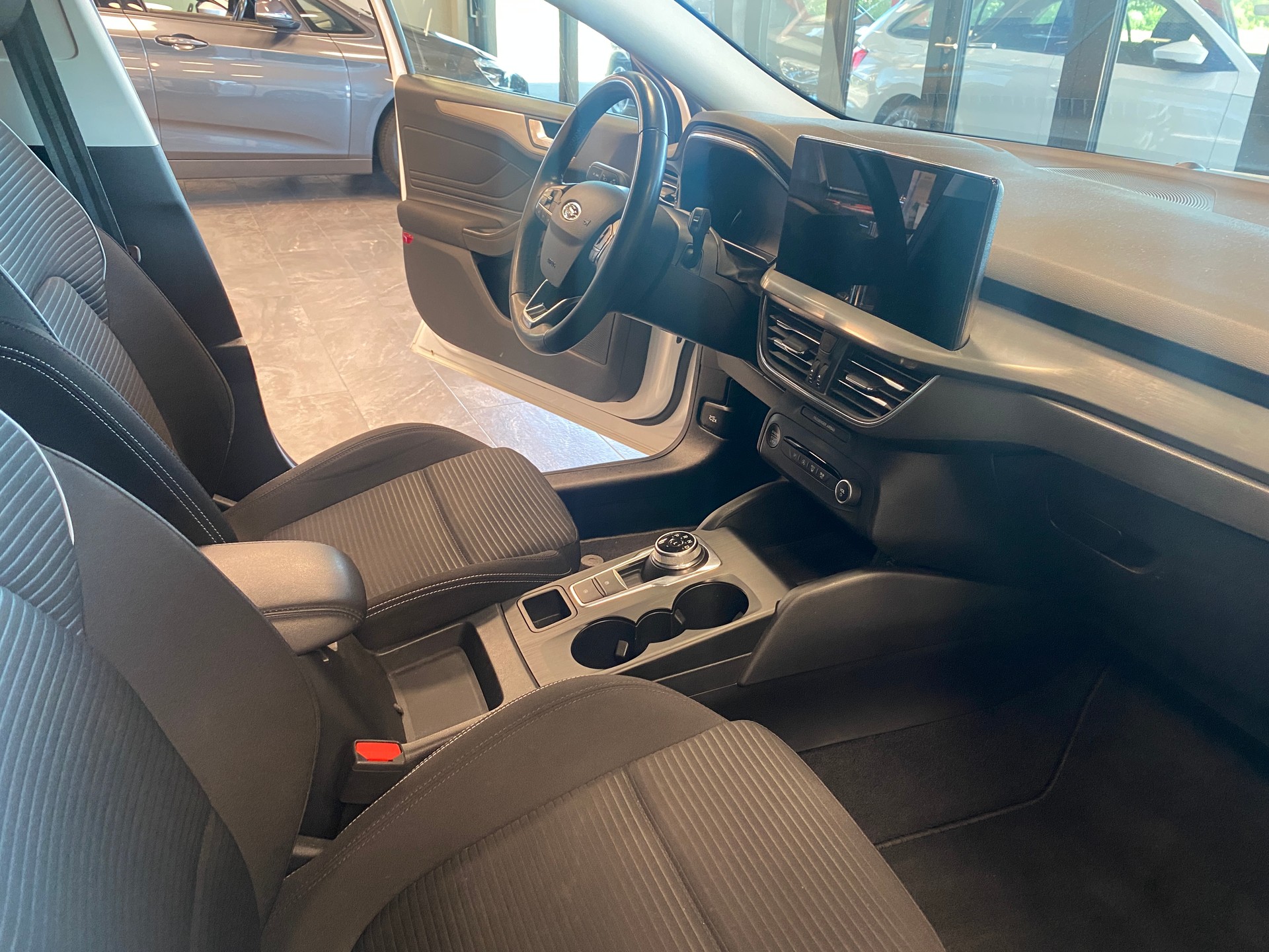 FORD Focus 1.5 TDCi Titanium Automatic-image-5
