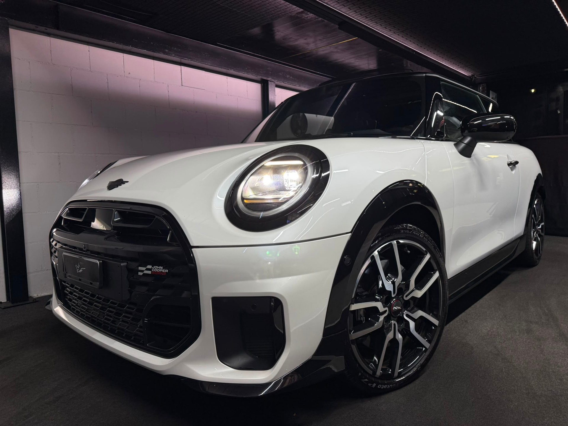 MINI Cooper S DKG JCW / CH Fahrzeug / XL Pack / Garantie Mini etc...-showroom-element-2