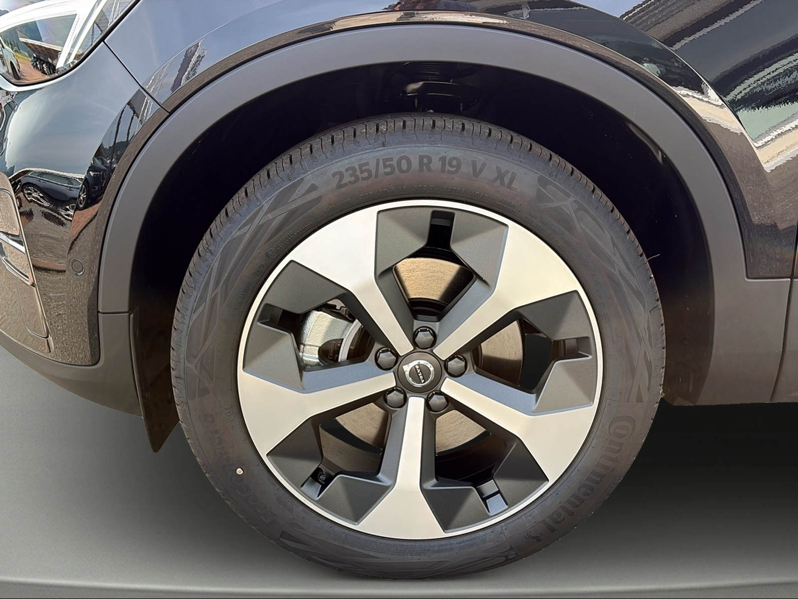 VOLVO XC40 B3 Benzin Mild Hybrid Plus Dark DCT-showroom-element-2