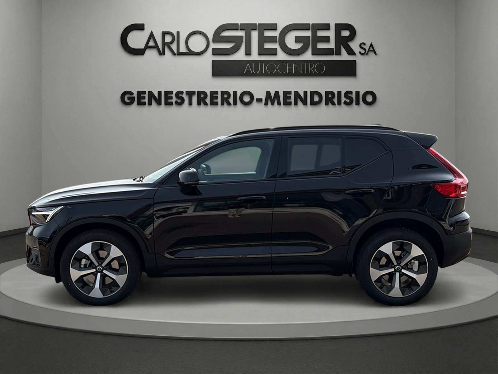 VOLVO XC40 B3 Benzin Mild Hybrid Plus Dark DCT-showroom-element-3