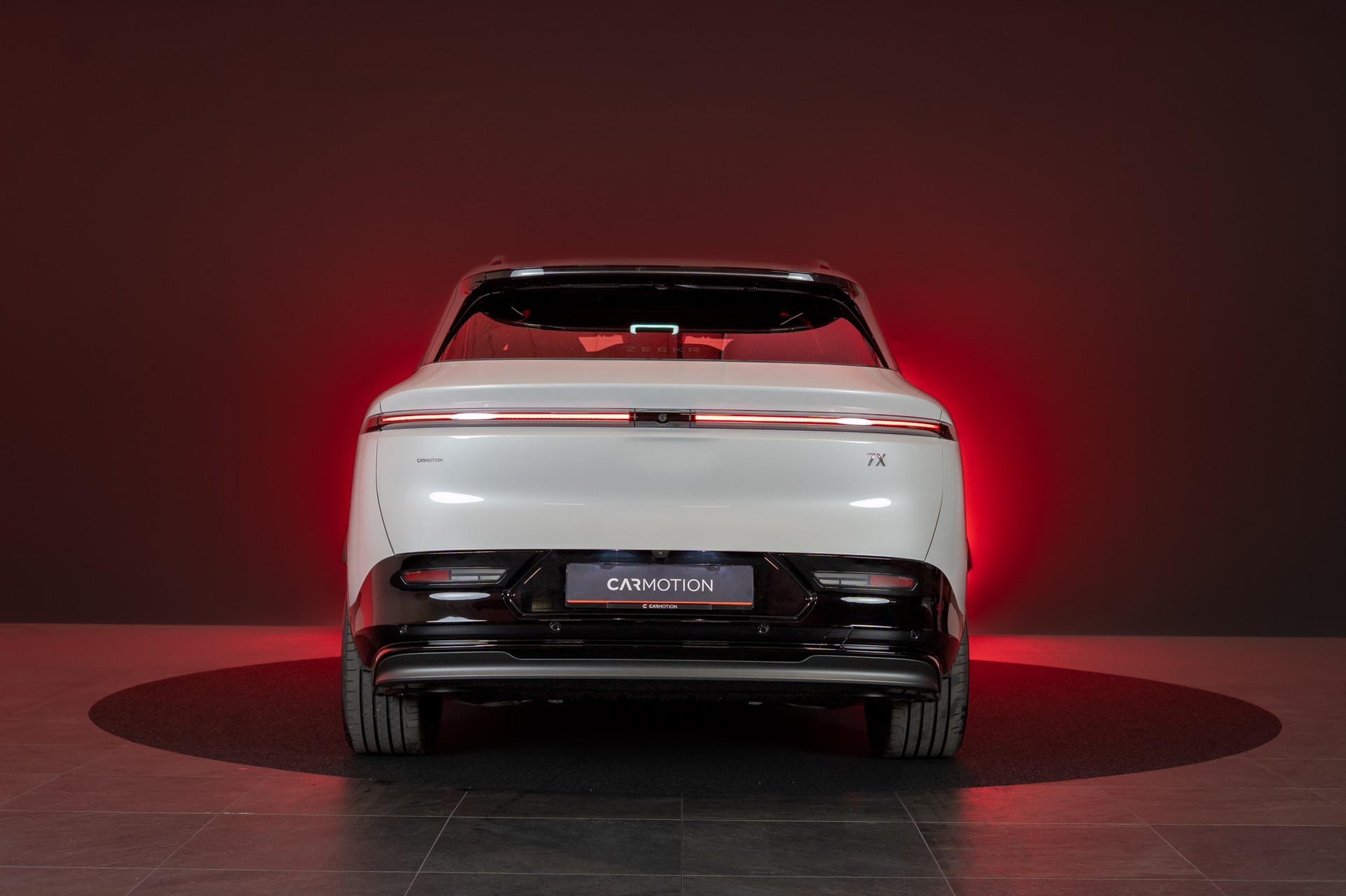 ZEEKR 7X 100kWh Privilege AWD / Comfort & Cockpit Paket / Panorama-Schiebedach / Massage-Sitze-image-4