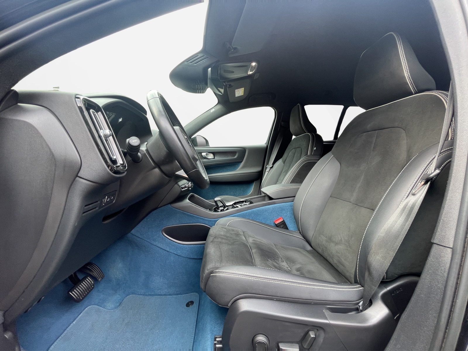 VOLVO XC40 1.5 T5 PiH Plus Dark-image-9