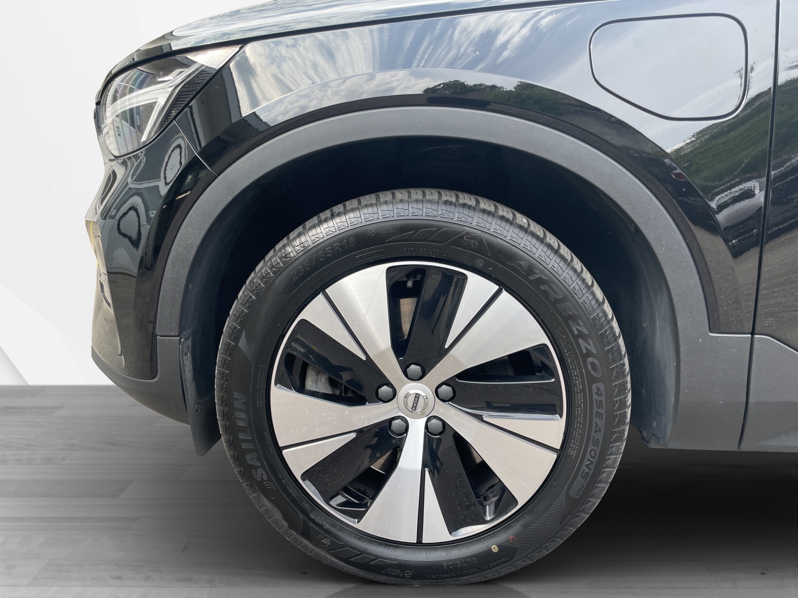 VOLVO XC40 1.5 T5 PiH Plus Dark-image-8