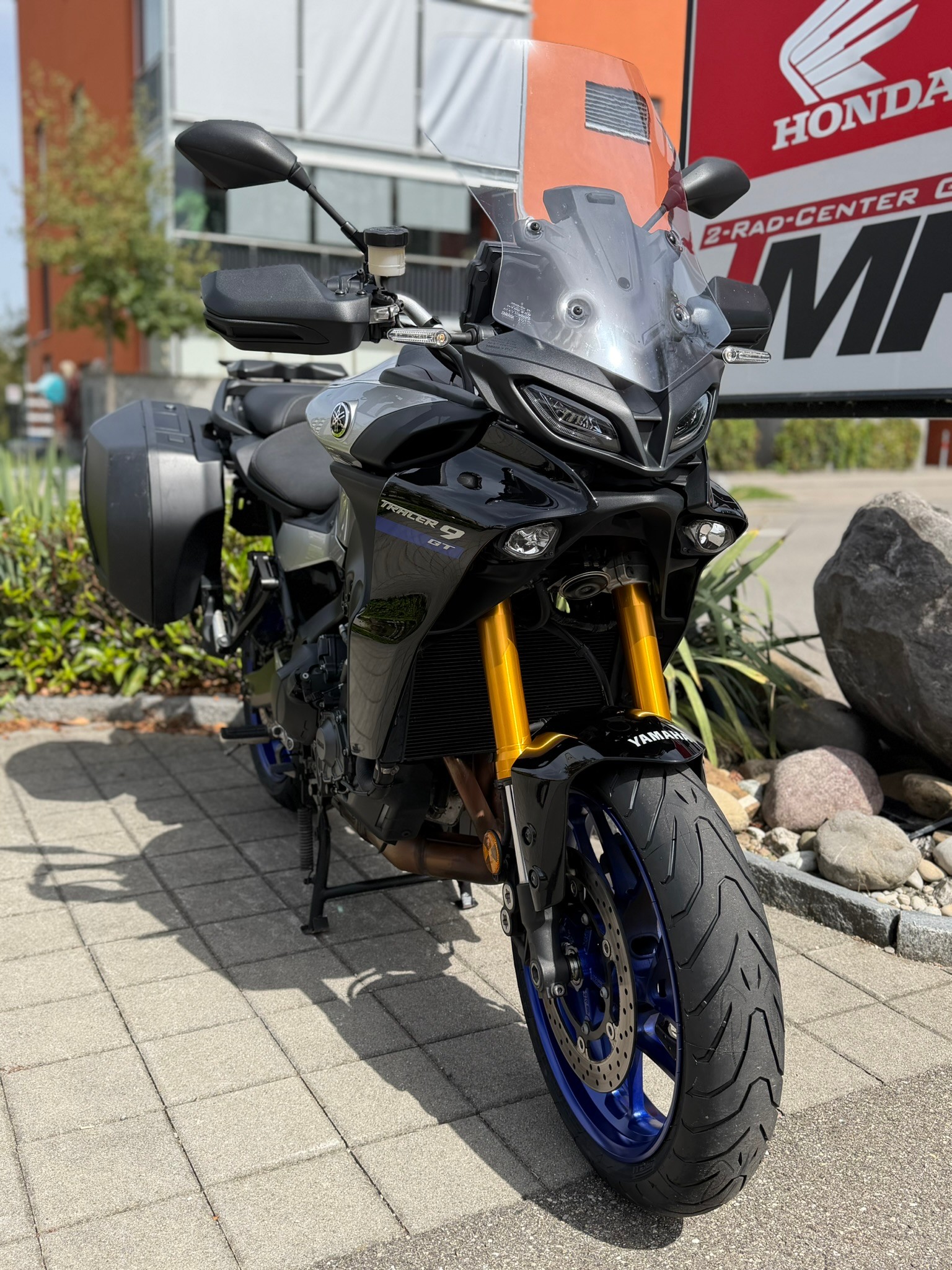 YAMAHA Tracer 9 GT-showroom-element-1