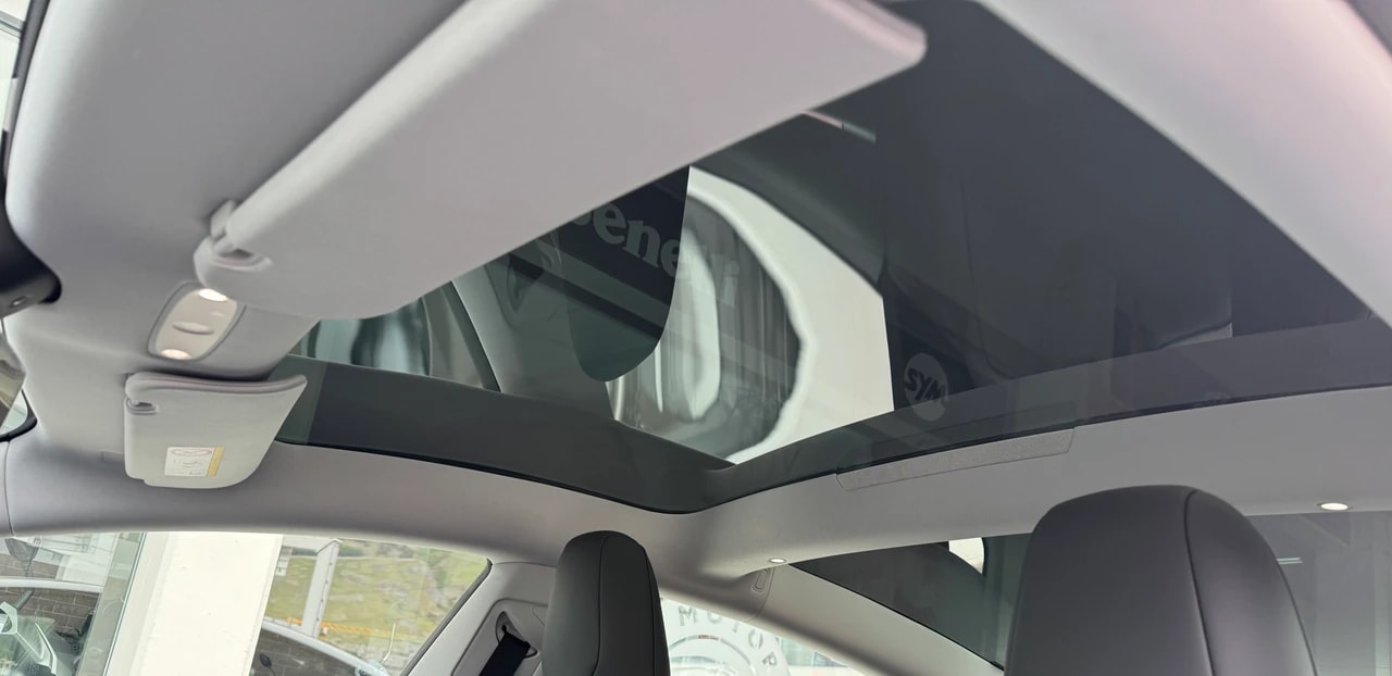 TESLA Model 3 Long Range Dual Motor AWD-image-8