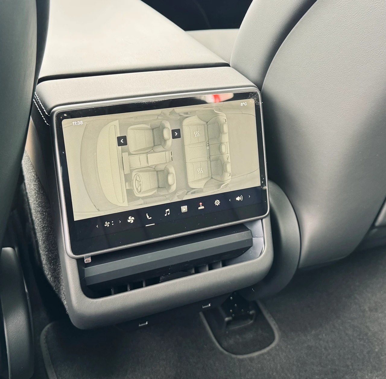 TESLA Model 3 Long Range Dual Motor AWD-image-11
