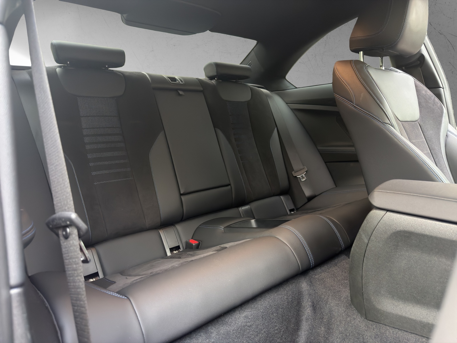 BMW 220i M Sport-image-16