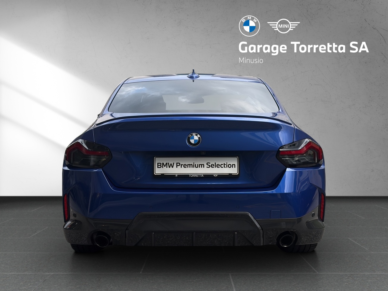 BMW 220i M Sport-showroom-element-3