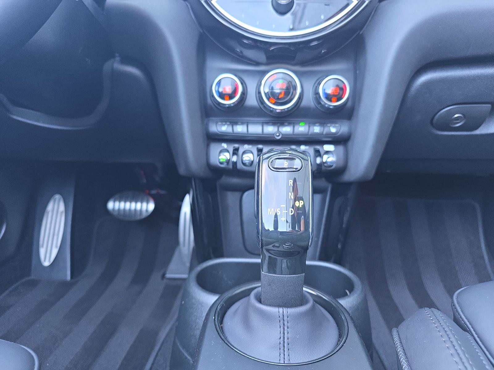 MINI Cabrio John Cooper Works F57 2.0i (CH)-image-17