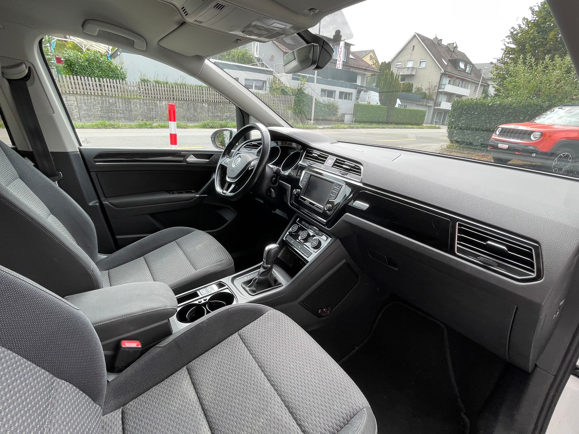VW Touran 2.0 TDI BlueMotion Technology Highline DSG-image-7