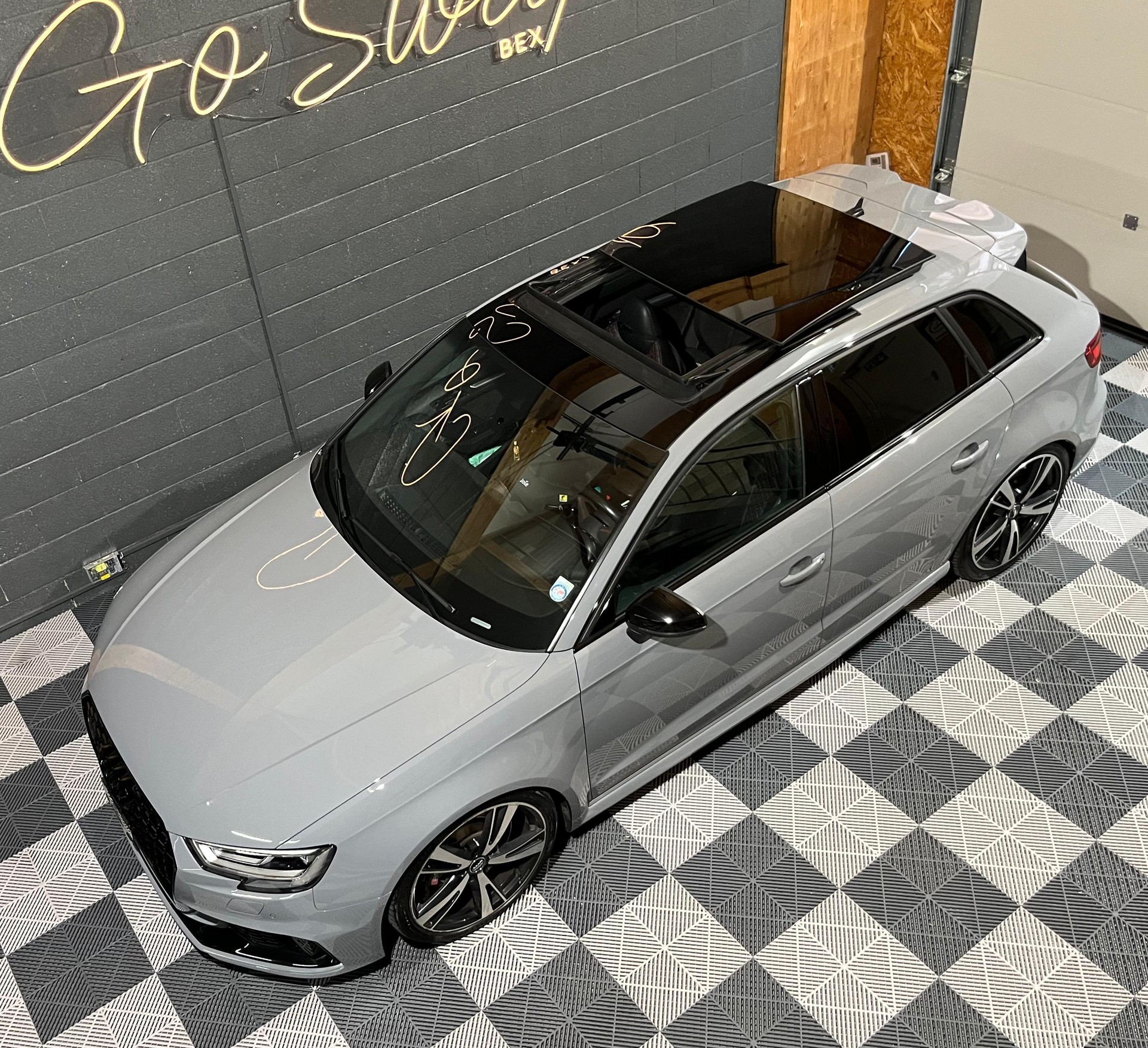 AUDI RS3 Sportback 2.5 TSI quattro S-tronic-image-7