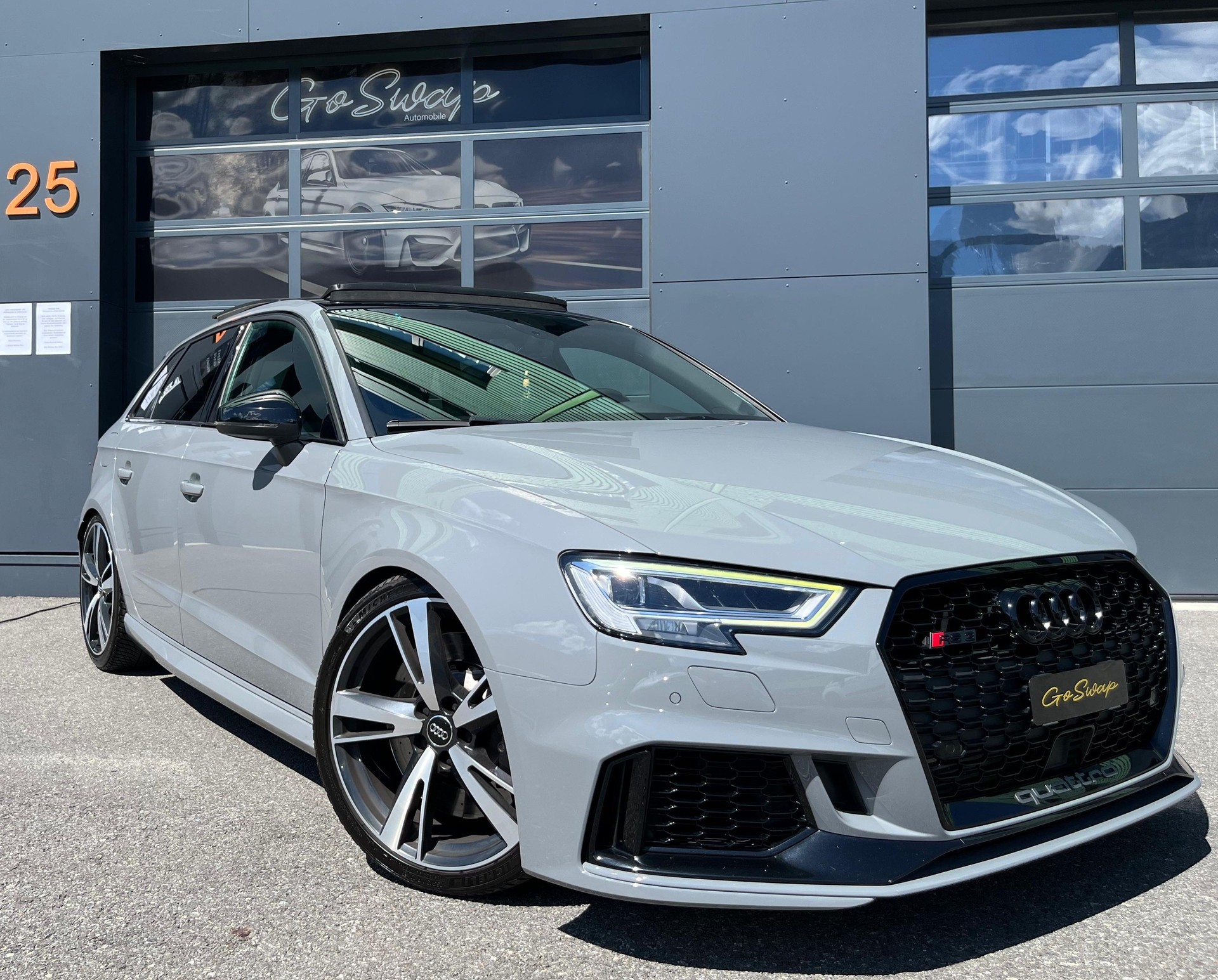 AUDI RS3 Sportback 2.5 TSI quattro S-tronic-image-10