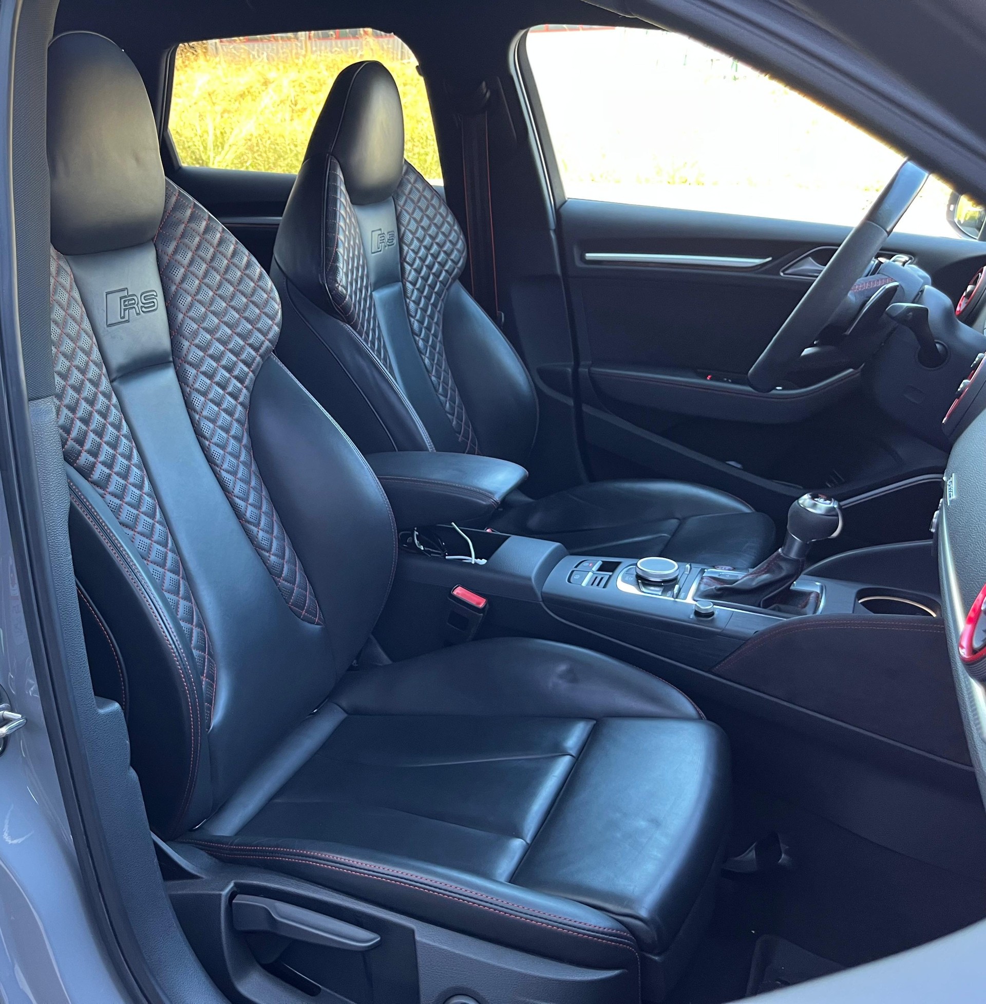 AUDI RS3 Sportback 2.5 TSI quattro S-tronic-image-21