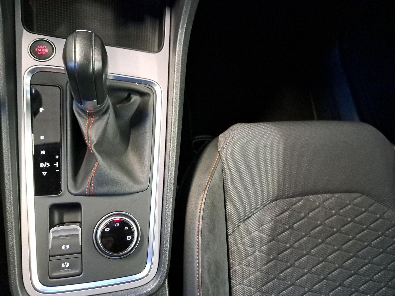 SEAT Ateca 1.5 TSI FR DSG-image-12