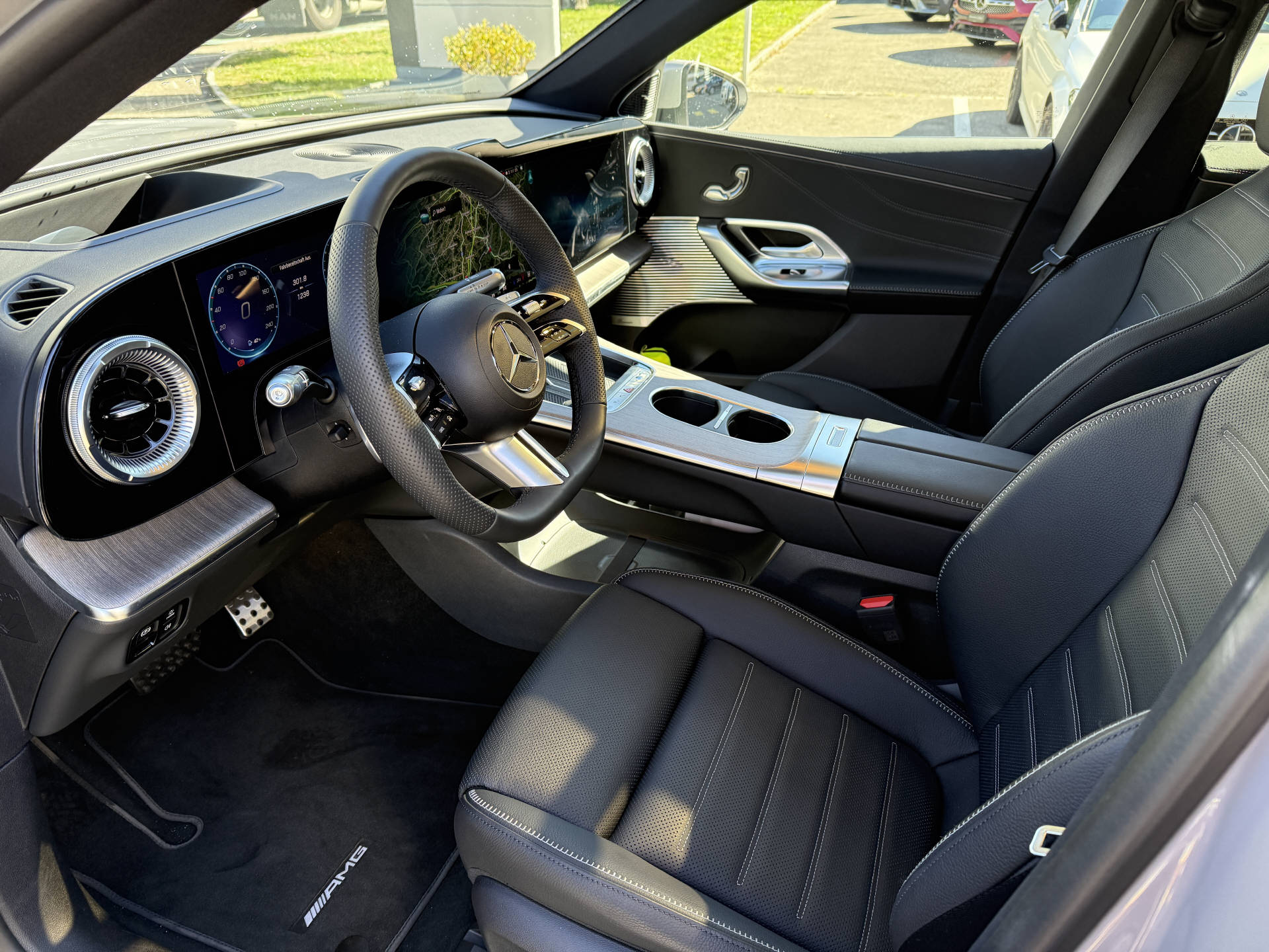 MERCEDES-BENZ GLC 400 4matic-showroom-element-3