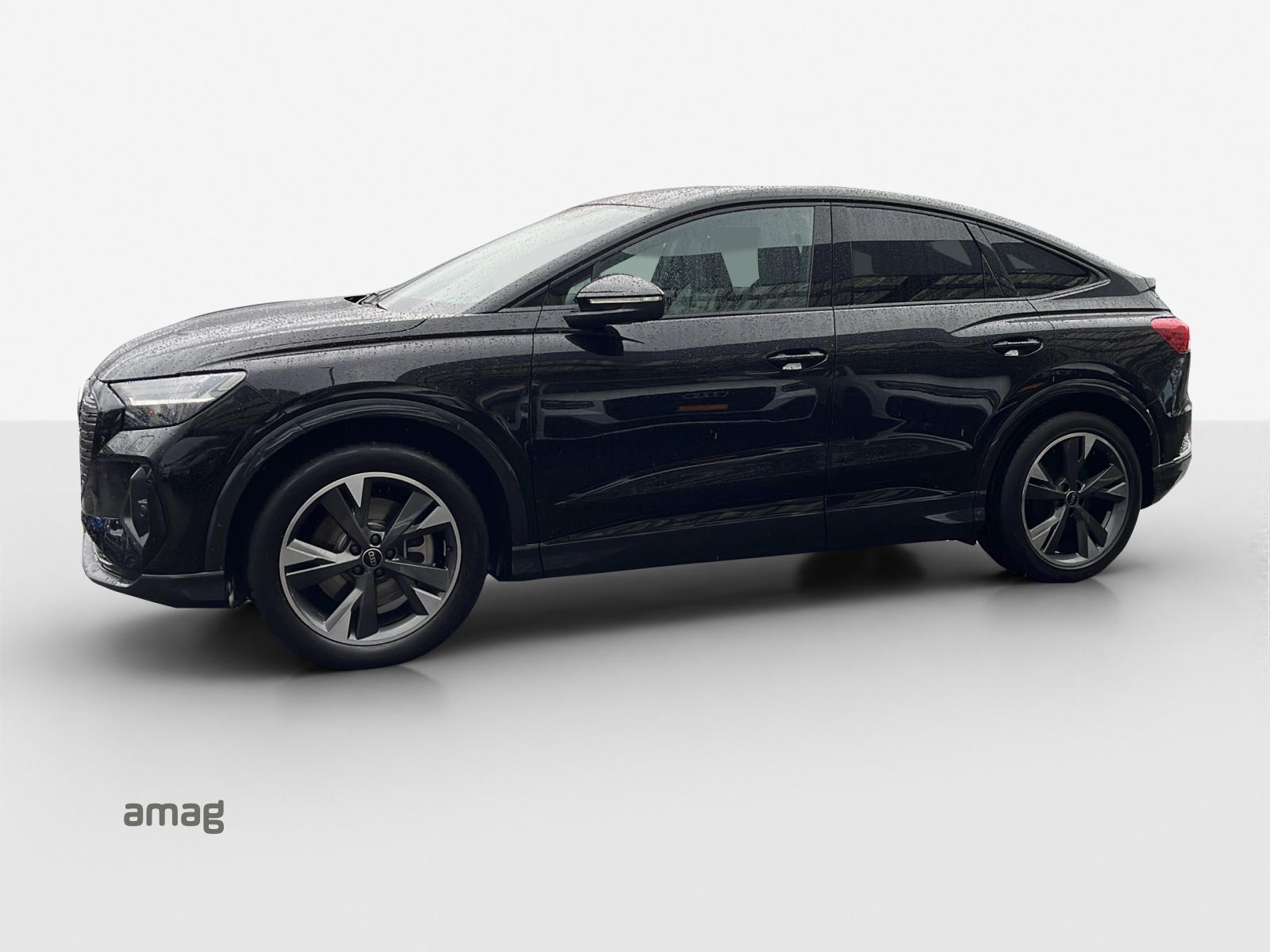 AUDI Q4 Sportback e-tron 55 quattro-showroom-element-1