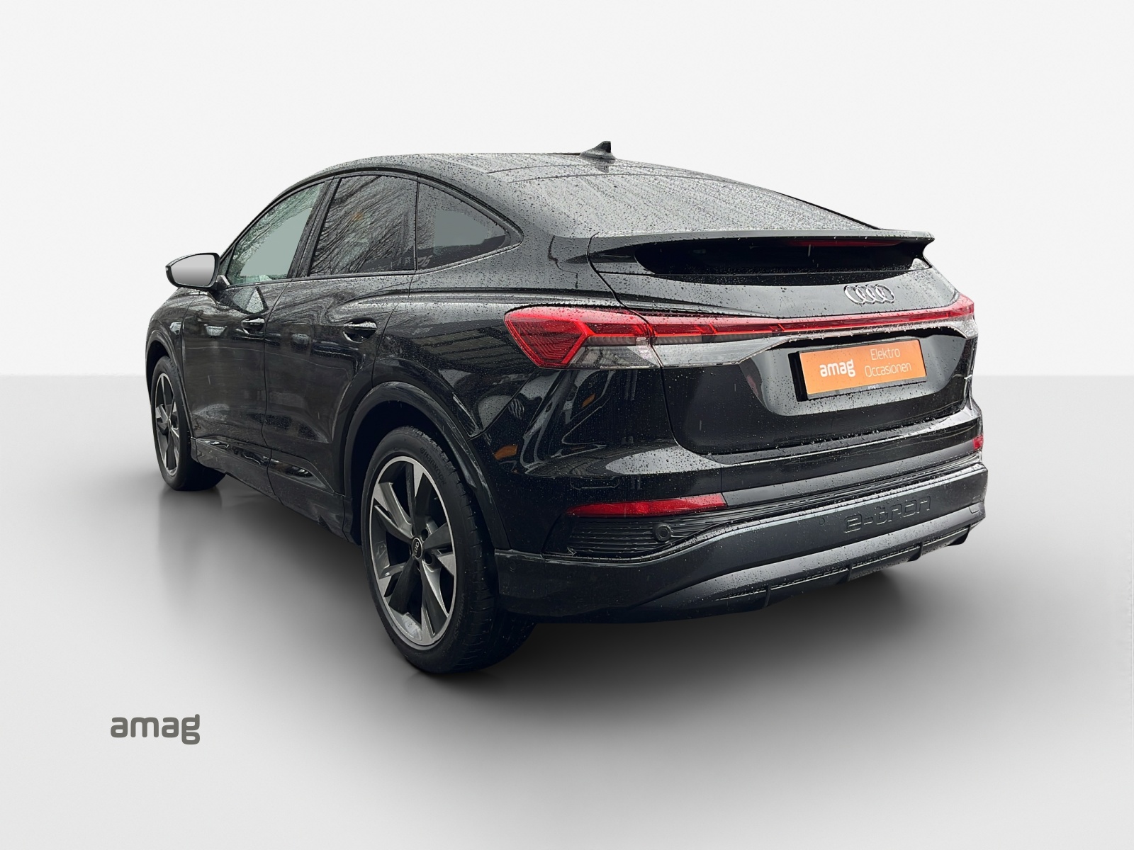 AUDI Q4 Sportback e-tron 55 quattro-showroom-element-2