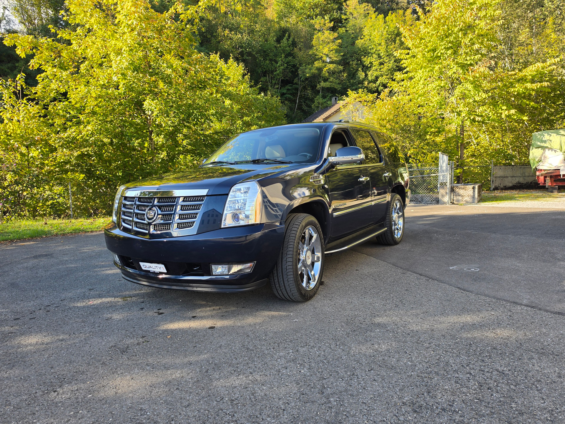 CADILLAC Escalade 6.2 Sport Luxury-showroom-element-3