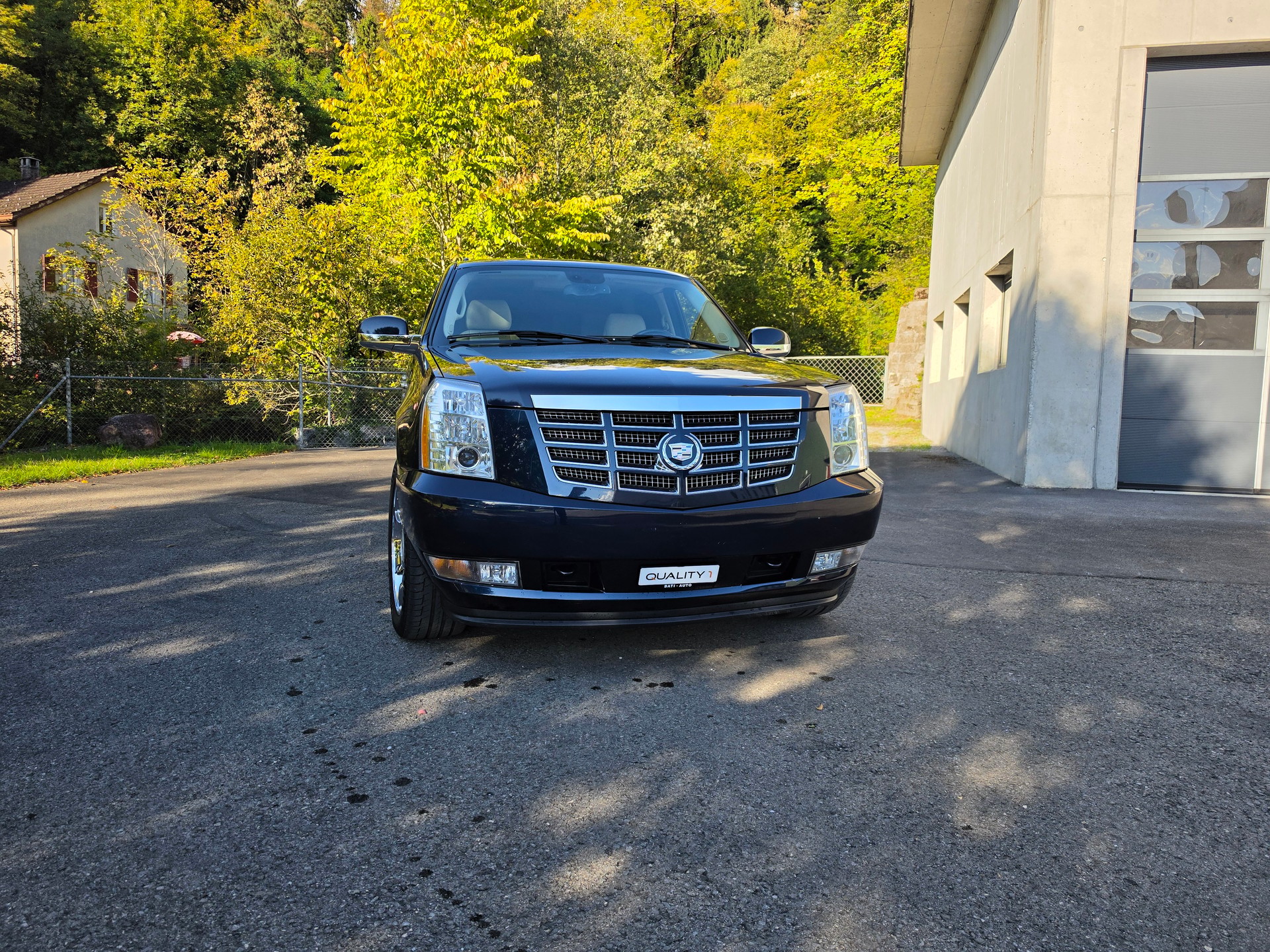 CADILLAC Escalade 6.2 Sport Luxury-showroom-element-1