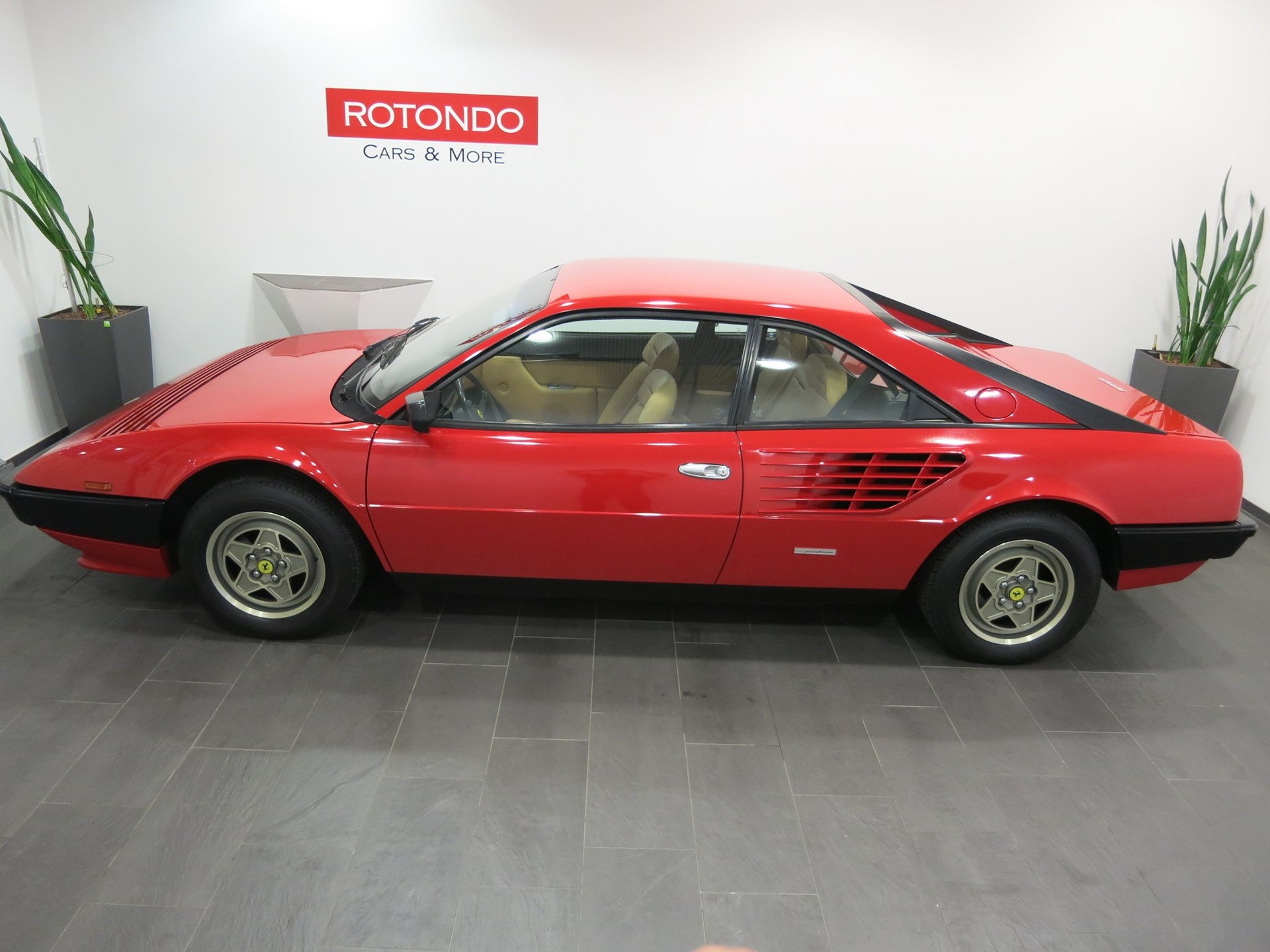 FERRARI Mondial F 108 AL/Quattrovalvole-showroom-element-1