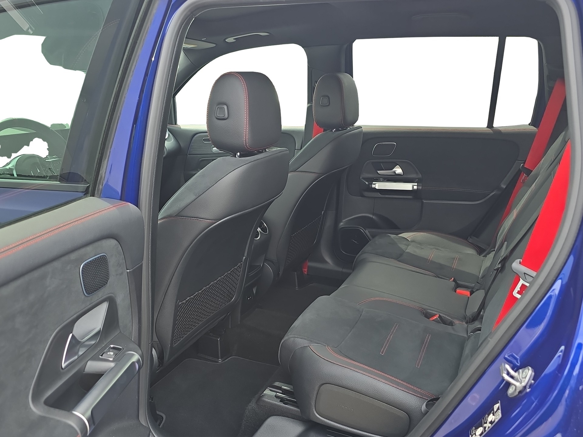 MERCEDES-BENZ GLB 35 AMG 4Matic 8G-Tronic-image-9