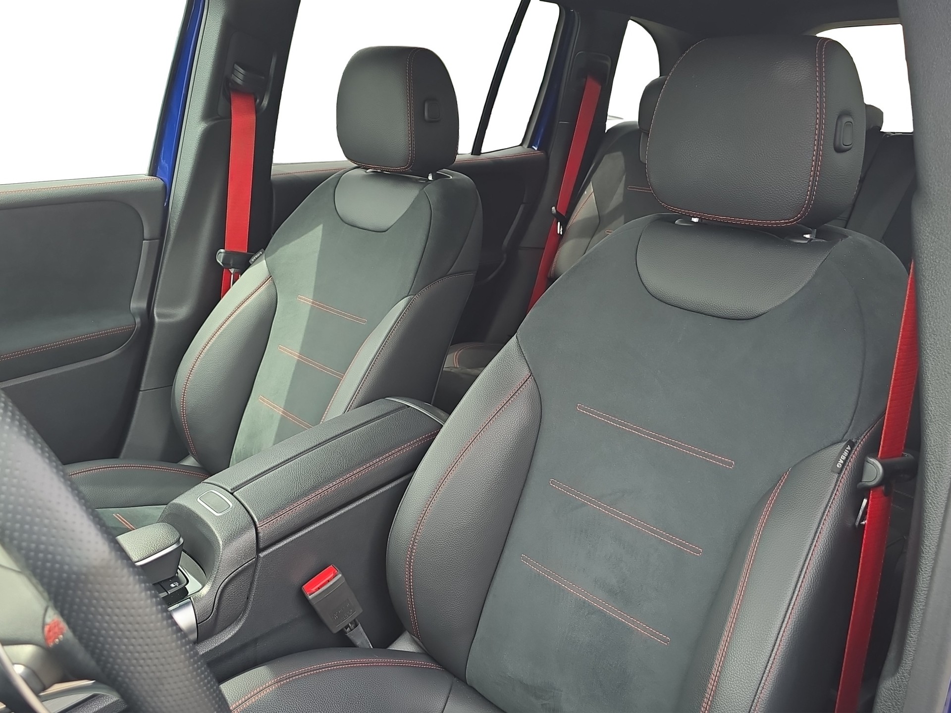 MERCEDES-BENZ GLB 35 AMG 4Matic 8G-Tronic-image-7
