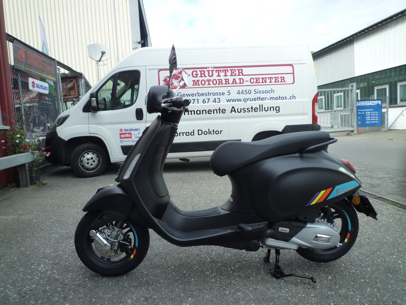 PIAGGIO Vespa 125 Primavera Sport-image-1