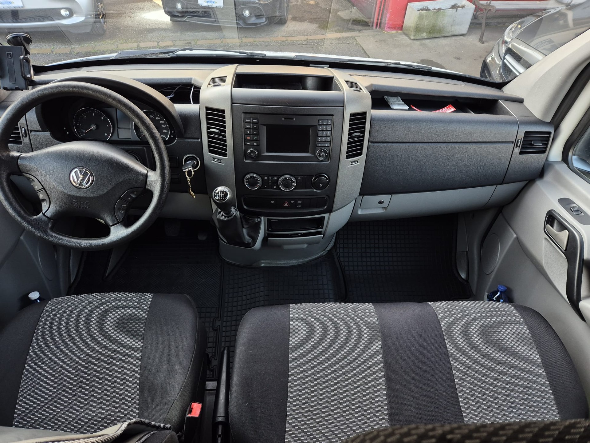 VW Crafter 35 2.0 BiTDI CR-image-12