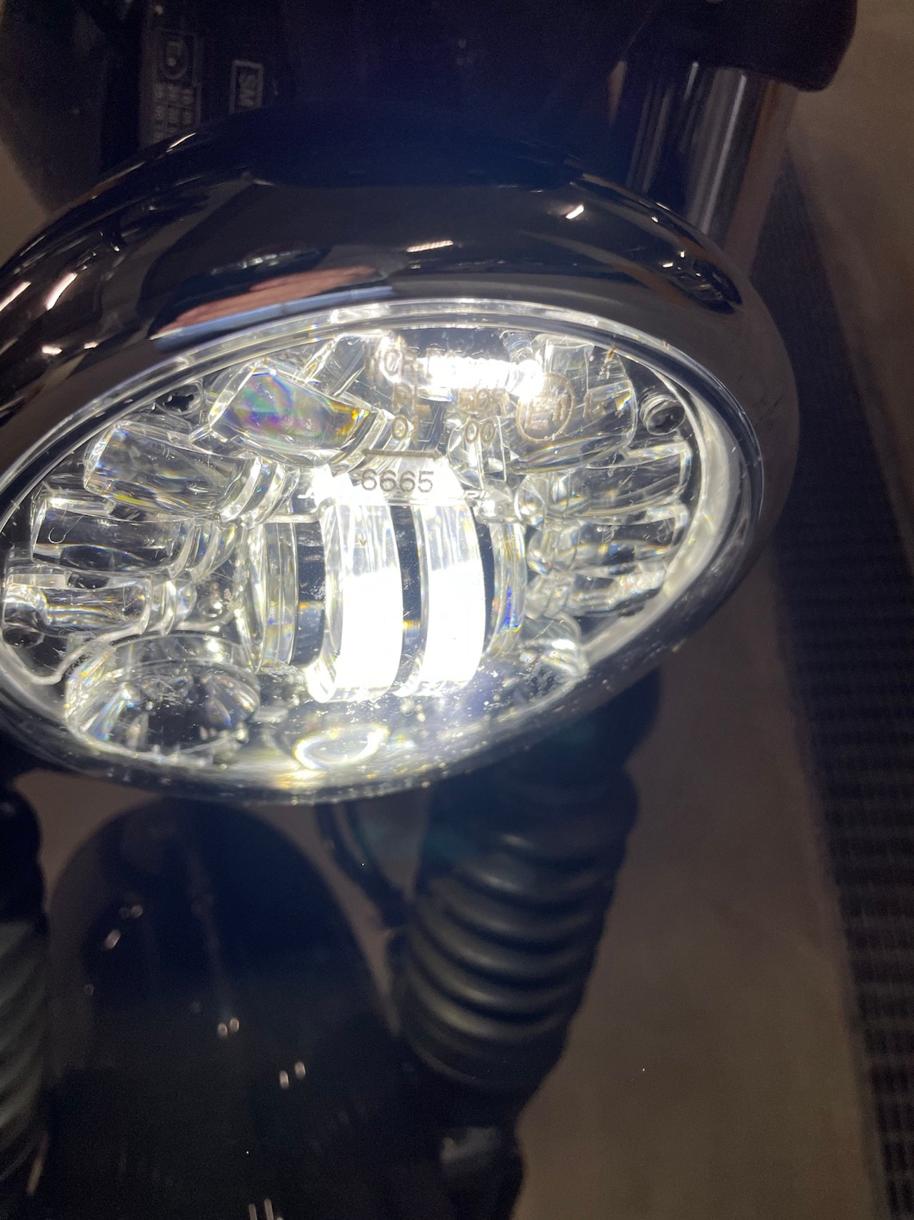 TRIUMPH Bonneville 1200 Bobber ABS-image-4