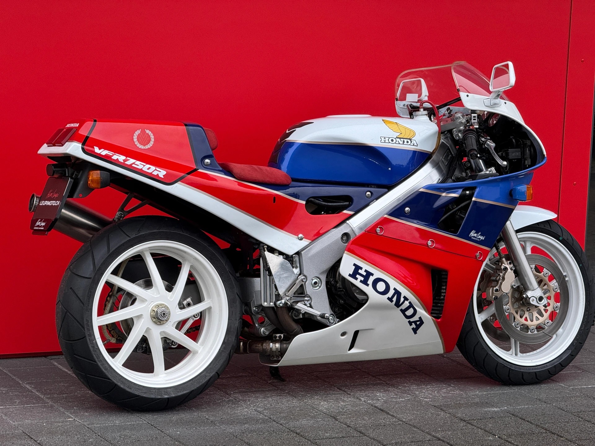 HONDA VFR 750 R [RC30]-image-1