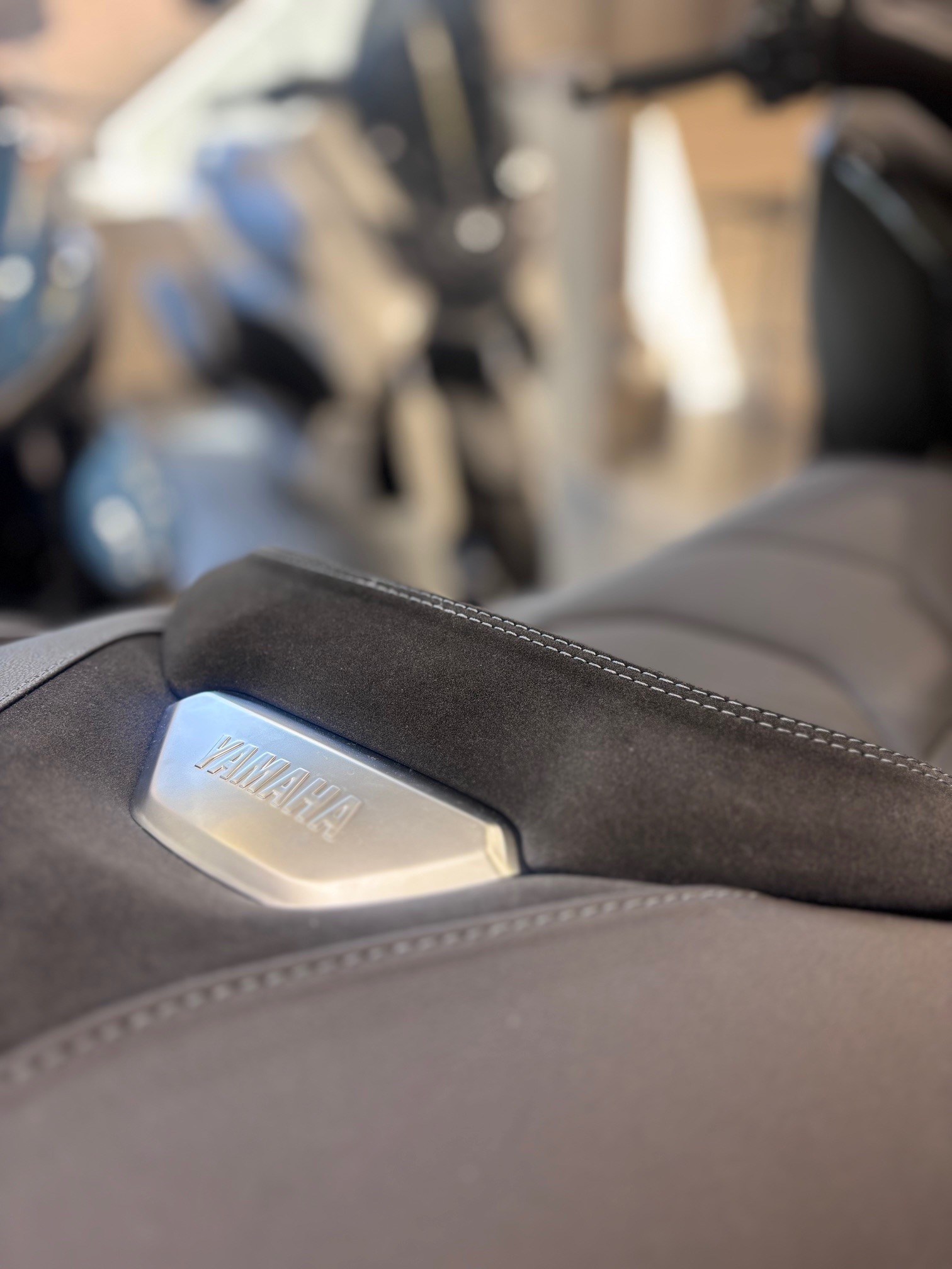 YAMAHA techmax 300 +-showroom-element-3